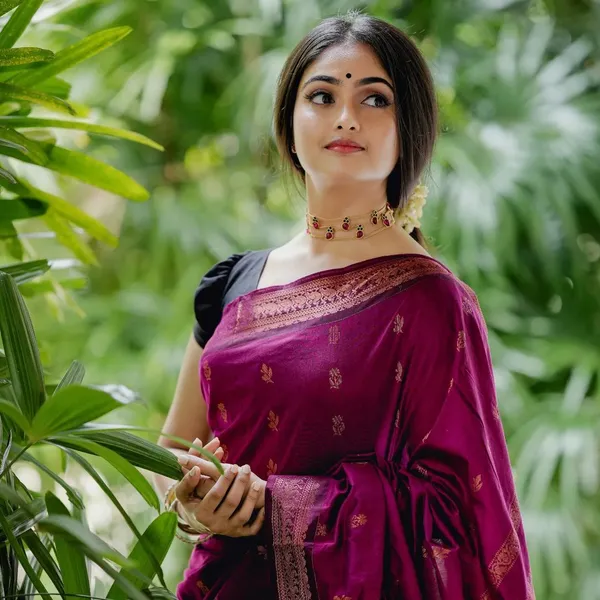 Purple_Woven_Banarasi_Jacquard_Saree_(Purple)